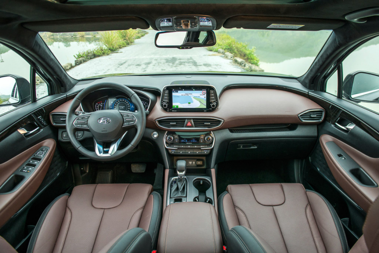 So sánh sự khác biệt giữa Mazda CX-8 và Hyundai SantaFe So sánh sự khác biệt giữa Mazda CX-8 và Hyundai SantaFe