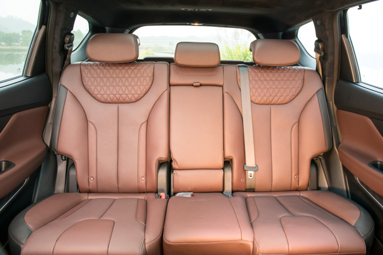 So sánh sự khác biệt giữa Mazda CX-8 và Hyundai SantaFe So sánh sự khác biệt giữa Mazda CX-8 và Hyundai SantaFe