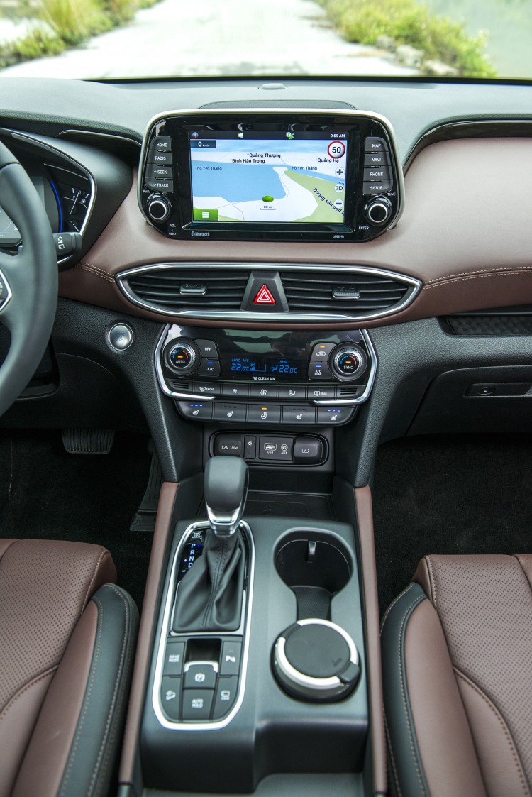 So sánh sự khác biệt giữa Mazda CX-8 và Hyundai SantaFe So sánh sự khác biệt giữa Mazda CX-8 và Hyundai SantaFe