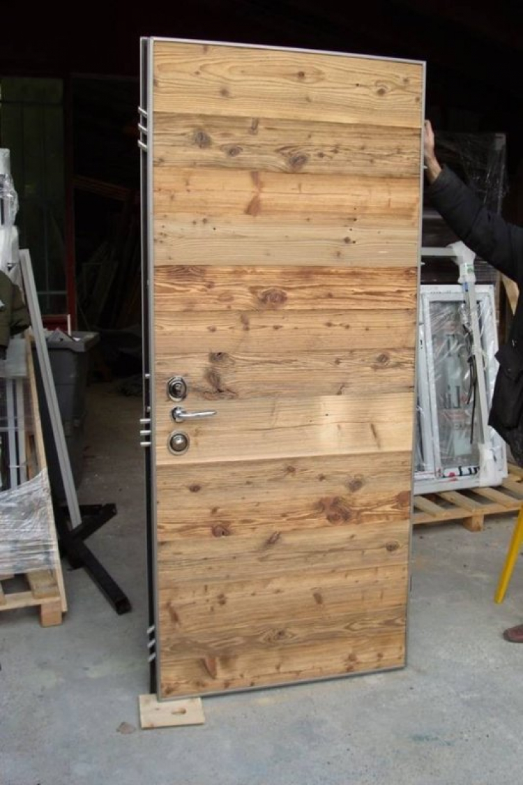 Ưu nhược điểm gỗ công nghiệp lát sàn + giấy dán tường