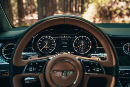 otosaigon-Bentley Continental GT V8 2020 (13).jpg