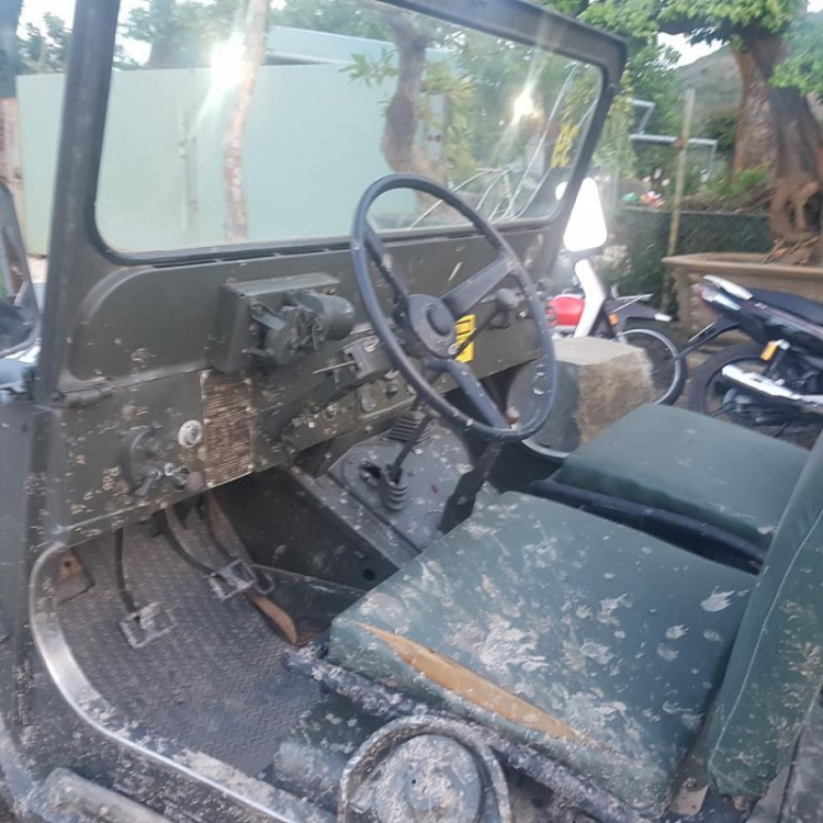 Gara độ / sửa chữa Jeep cổ..