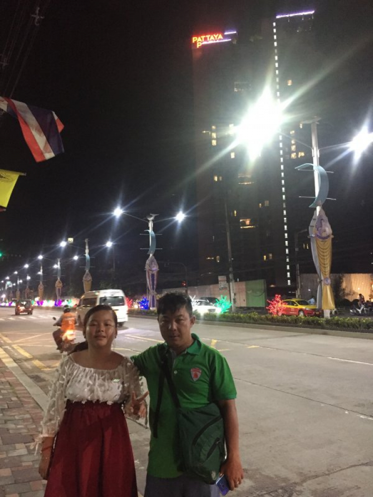 Chân ngắn xuyên Lào - Đường bộ qua Thái đi Pattaya 2500km ngộ hơn fly Chân ngắn xuyên Lào - Đường bộ qua Thái đi Pattaya 2500km ngộ hơn fly