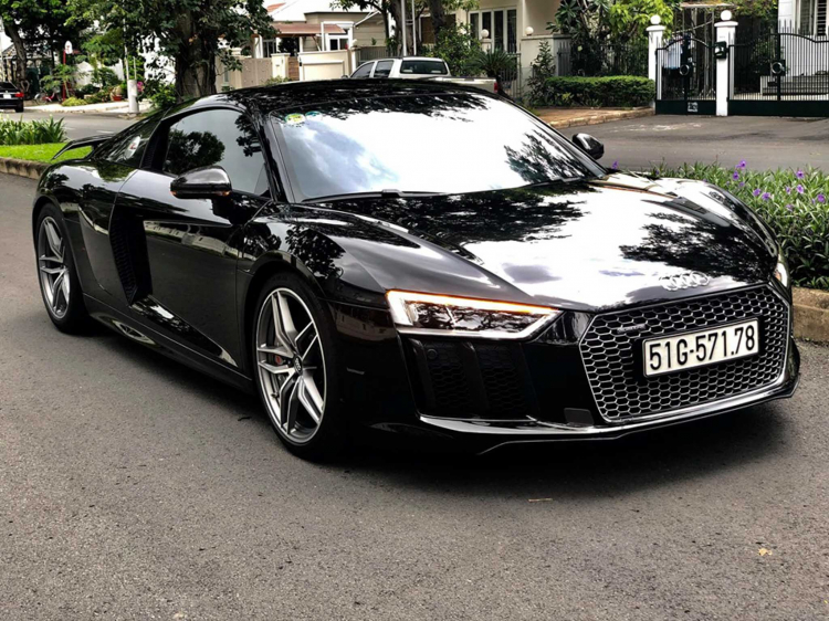 Siêu xe Audi R8 V10 lăn bánh 12.000km ‘’thách cưới’’ với giá 9 tỷ đồng tại TP. HCM