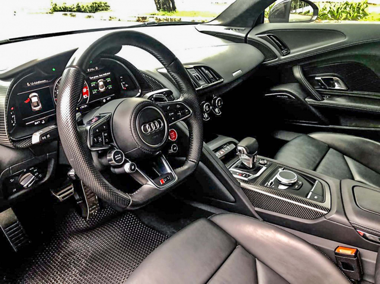 Siêu xe Audi R8 V10 lăn bánh 12.000km ‘’thách cưới’’ với giá 9 tỷ đồng tại TP. HCM