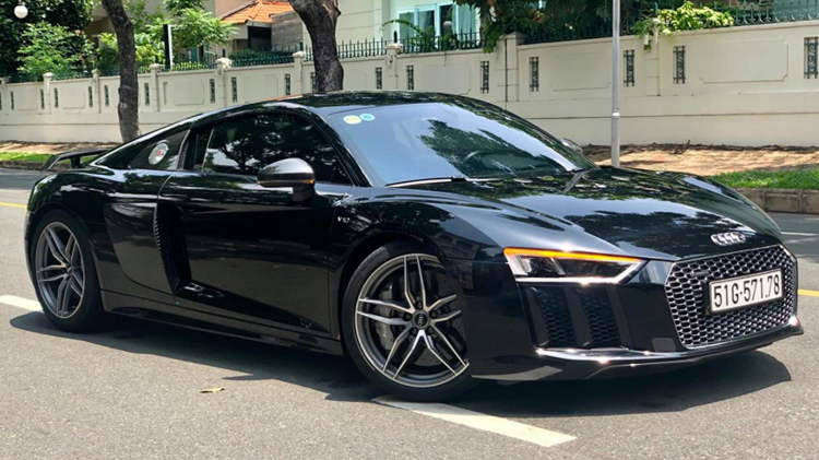 Siêu xe Audi R8 V10 lăn bánh 12.000km ‘’thách cưới’’ với giá 9 tỷ đồng tại TP. HCM