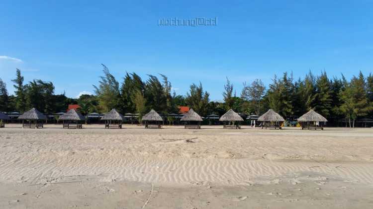 Mùa hè rực rỡ, rong ruổi trên những con đường ven biển Mùa hè rực rỡ, rong ruổi trên những con đường ven biển