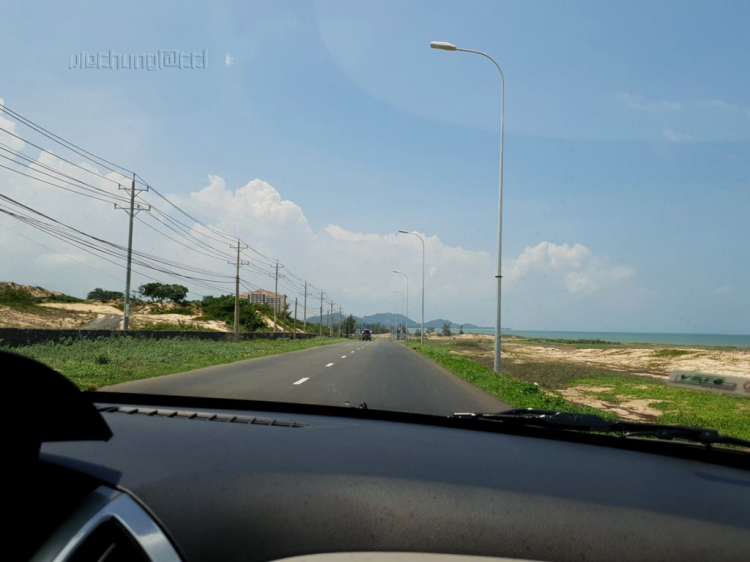 Mùa hè rực rỡ, rong ruổi trên những con đường ven biển Mùa hè rực rỡ, rong ruổi trên những con đường ven biển