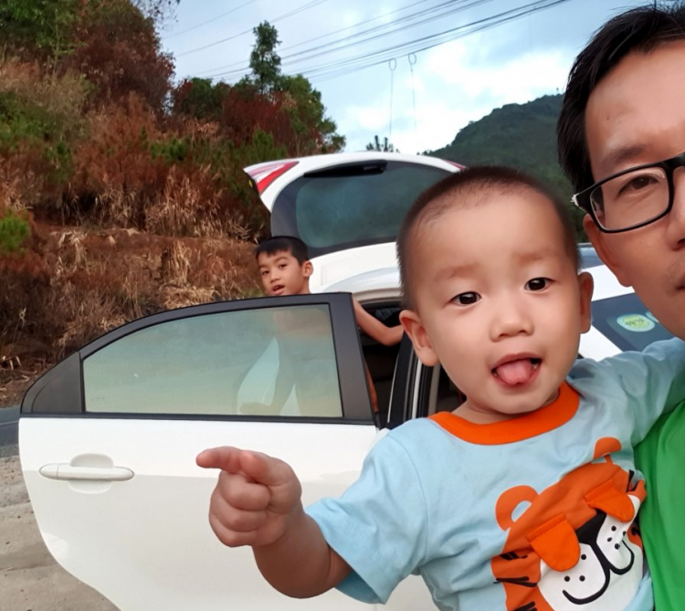 Mùa hè rực rỡ, rong ruổi trên những con đường ven biển Mùa hè rực rỡ, rong ruổi trên những con đường ven biển