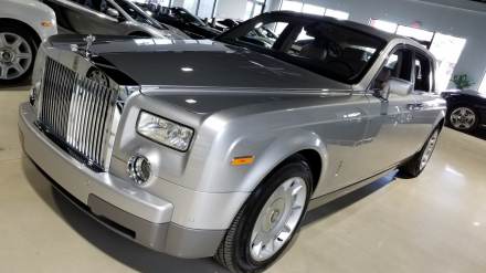Used-2004-Rolls-Royce-Phantom (1).jpg