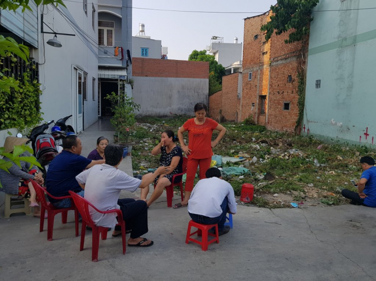 Ngăn hàng xóm xây nhà trổ cửa sổ sang sân nhà Ngăn hàng xóm xây nhà trổ cửa sổ sang sân nhà
