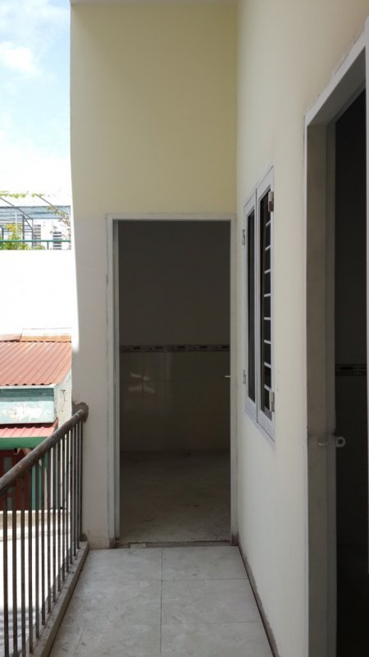 Ngăn hàng xóm xây nhà trổ cửa sổ sang sân nhà Ngăn hàng xóm xây nhà trổ cửa sổ sang sân nhà