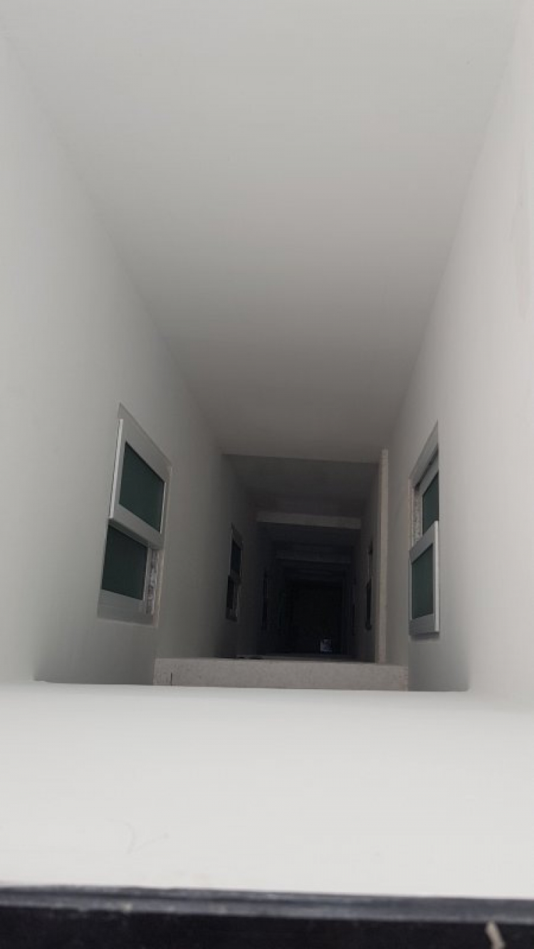 Ngăn hàng xóm xây nhà trổ cửa sổ sang sân nhà Ngăn hàng xóm xây nhà trổ cửa sổ sang sân nhà