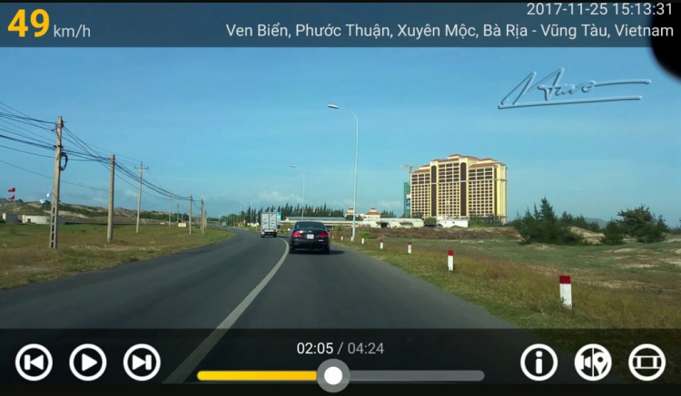 Mùa hè rực rỡ, rong ruổi trên những con đường ven biển Mùa hè rực rỡ, rong ruổi trên những con đường ven biển
