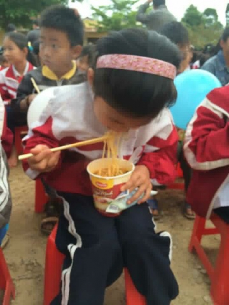 Chương trình từ thiện "ÁO ẤM MÙA ĐÔNG CHO TRẺ EM VÙNG CAO" Chương trình từ thiện "ÁO ẤM MÙA ĐÔNG CHO TRẺ EM VÙNG CAO"
