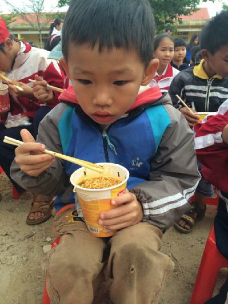 Chương trình từ thiện "ÁO ẤM MÙA ĐÔNG CHO TRẺ EM VÙNG CAO" Chương trình từ thiện "ÁO ẤM MÙA ĐÔNG CHO TRẺ EM VÙNG CAO"