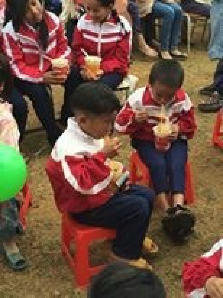 Chương trình từ thiện "ÁO ẤM MÙA ĐÔNG CHO TRẺ EM VÙNG CAO" Chương trình từ thiện "ÁO ẤM MÙA ĐÔNG CHO TRẺ EM VÙNG CAO"