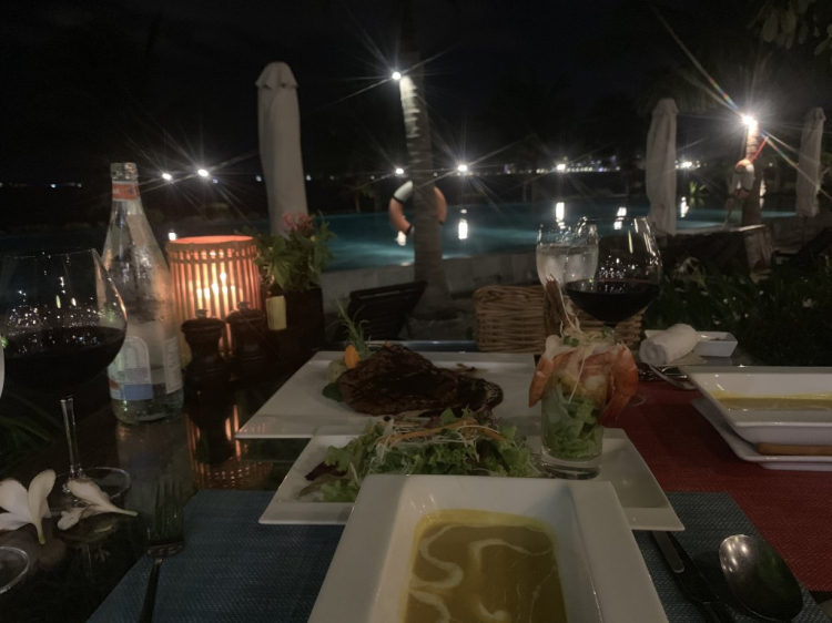 Quán hải sản ngon, sân vườn ở Nha Trang để tiếp khách. Quán hải sản ngon, sân vườn ở Nha Trang để tiếp khách.