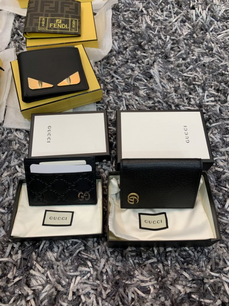 Thái Dương Authentic-Chuyên Bán Đồ Hiệu Gucci Fendi Dolce Hermes Givenchy LV Balenciaga,Saint,Ds v.v