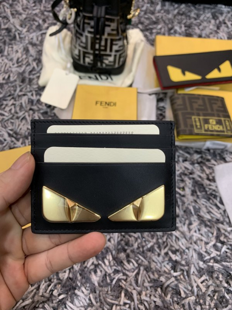 Thái Dương Authentic-Chuyên Bán Đồ Hiệu Gucci Fendi Dolce Hermes Givenchy LV Balenciaga,Saint,Ds v.v