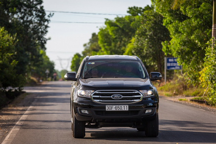 otosaigon-Ford Everest thử thách 1 bình dầu (5).jpg