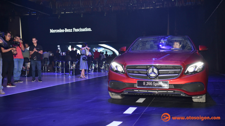 Dạo một vòng Triển lãm Mercedes-Benz Fascination 2019: GLC cán mốc 8.000 chiếc tại Việt Nam Dạo một vòng Triển lãm Mercedes-Benz Fascination 2019: GLC cán mốc 8.000 chiếc tại Việt Nam