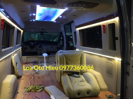 Đóng Limousine và độ âm thanh Ford Transit