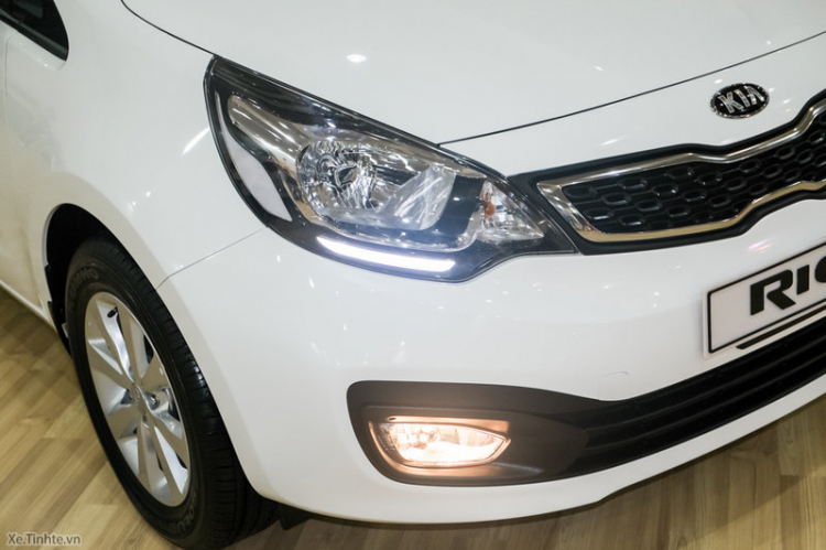 Kia Rio sedan MT giá 490 triệu, AT giá 536 triệu