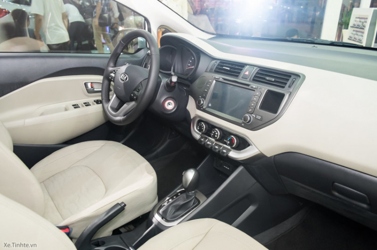 Kia Rio sedan MT giá 490 triệu, AT giá 536 triệu