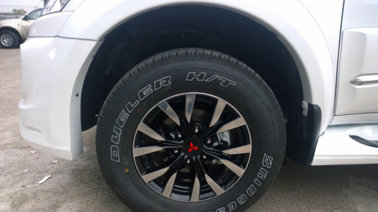 mitsubishi pajero sport mitsubishi pajero sport