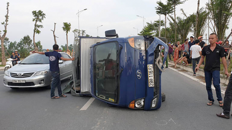 Gây tai nạn liên hoàn rồi cố gắng bỏ chạy: Tài xế ra trình diện công an