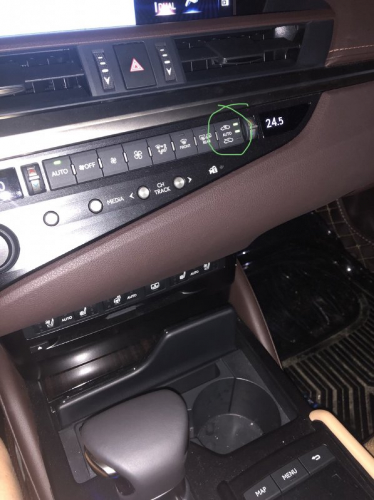 Em đang tìm hiểu và xin đánh giá của các bác về Lexus ES 250 thế hệ mới Em đang tìm hiểu và xin đánh giá của các bác về Lexus ES 250 thế hệ mới