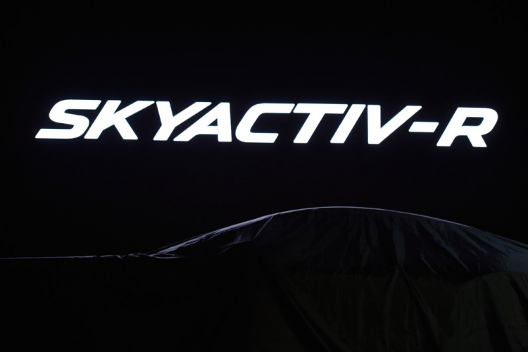 Mazda chạy thử RX-8 lắp động cơ xoay Rotary thế hệ mới tại đường đua Nurburgring