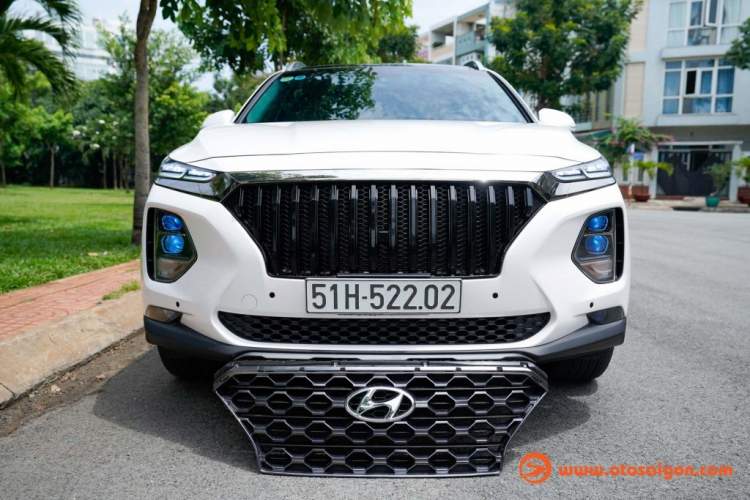 Hyundai SantaFe 2019 nâng cấp đèn pha và ngoại thất ấn tượng