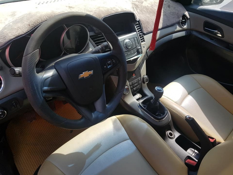 Cần bán Chevrolet Cruze 2016 số sàn màu trắng, chính chủ