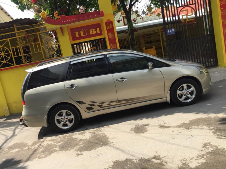 Gia đình dư xe cần bán MITSUBISHI grandis 2007, số tự động, màu vàng cát