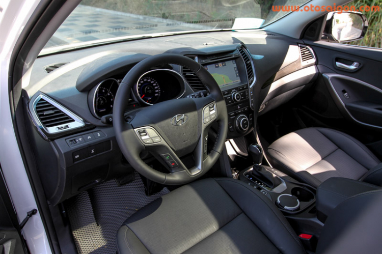 Cảm nhận Hyundai SantaFe 2015: sang trọng và hợp lý hơn Cảm nhận Hyundai SantaFe 2015: sang trọng và hợp lý hơn