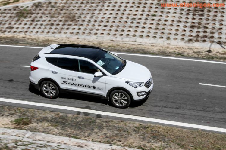 Cảm nhận Hyundai SantaFe 2015: sang trọng và hợp lý hơn Cảm nhận Hyundai SantaFe 2015: sang trọng và hợp lý hơn