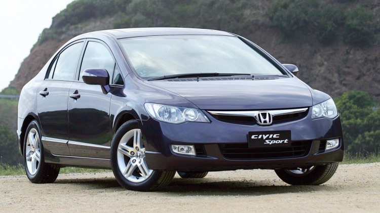 Honda Civic 1.8L đời 2007 của em không nổ máy?