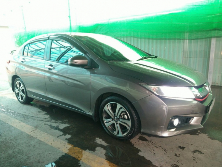 Honda City 1.5 CVT màu titan cuối 2015