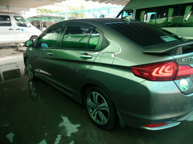 Honda City 1.5 CVT màu titan cuối 2015