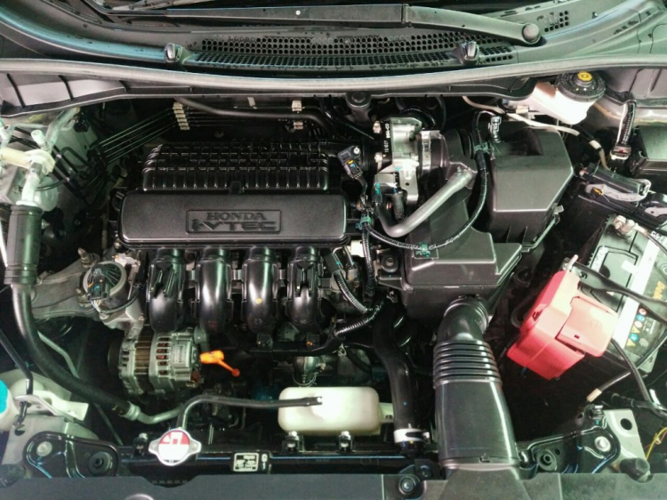 Honda City 1.5 CVT màu titan cuối 2015