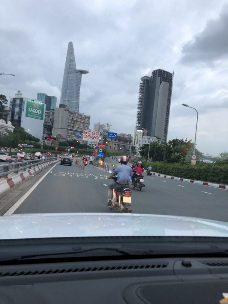 Biển báo cấm ô tô hầm thủ thiêm 17h đến 19h Biển báo cấm ô tô hầm thủ thiêm 17h đến 19h