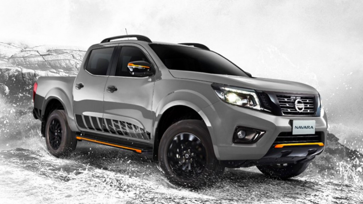 Bán tải Nissan Navara ‘’ngầu’’ hơn với phiên bản Black Edition mới