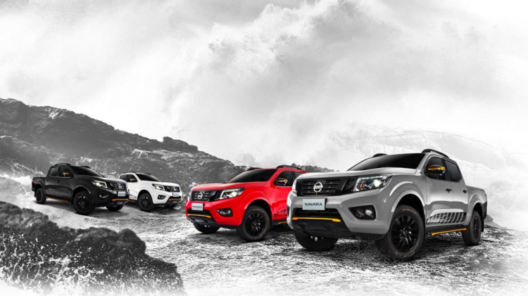 Bán tải Nissan Navara ‘’ngầu’’ hơn với phiên bản Black Edition mới