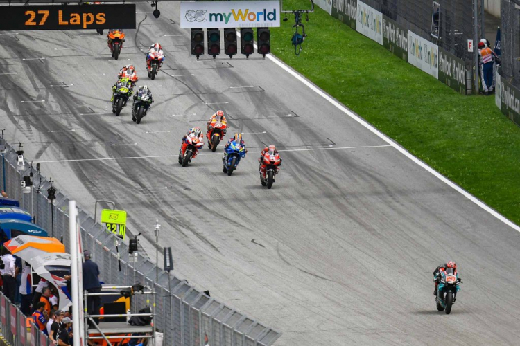 [MotoGP 2019] - Dovizioso vượt Marquez tại khúc cua cuối để chiến thắng chặng Austria GP