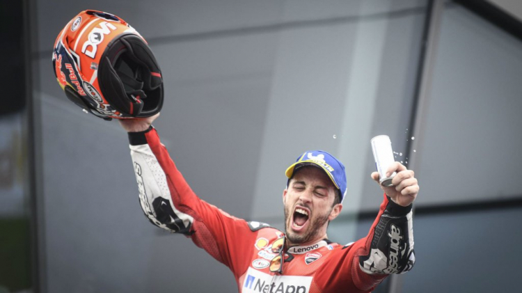[MotoGP 2019] - Dovizioso vượt Marquez tại khúc cua cuối để chiến thắng chặng Austria GP