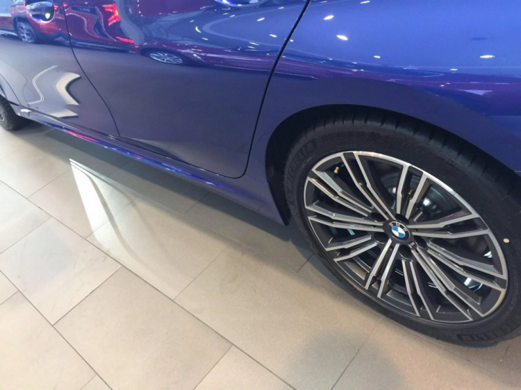 BMW 330i M Sport có giá 2,379 tỷ đồng; cao hơn C300 AMG gần 500 triệu BMW 330i M Sport có giá 2,379 tỷ đồng; cao hơn C300 AMG gần 500 triệu