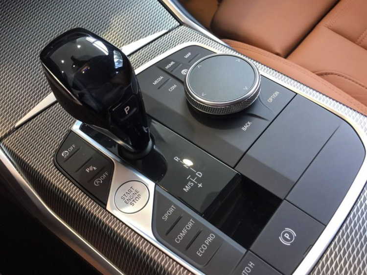 BMW 330i M Sport có giá 2,379 tỷ đồng; cao hơn C300 AMG gần 500 triệu BMW 330i M Sport có giá 2,379 tỷ đồng; cao hơn C300 AMG gần 500 triệu