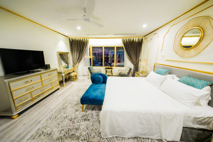 Hòa Bình Group chính thức mở bán siêu căn hộ dát vàng 7* đầu tiên tại Việt Nam " Hội An Golden Sea "
